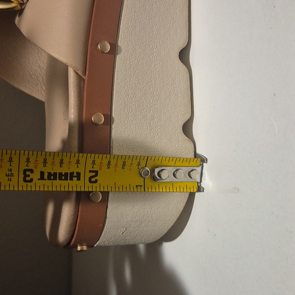 Women's Beige Platform Sandals Chinese Laundry - Picture 11 of 11